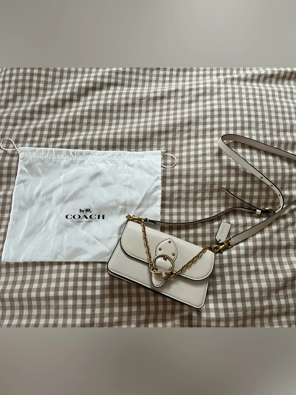 *Barely Used* Coach Beat Crossbody Bag in Chalk, Gold Chain, Dust Bag Included!